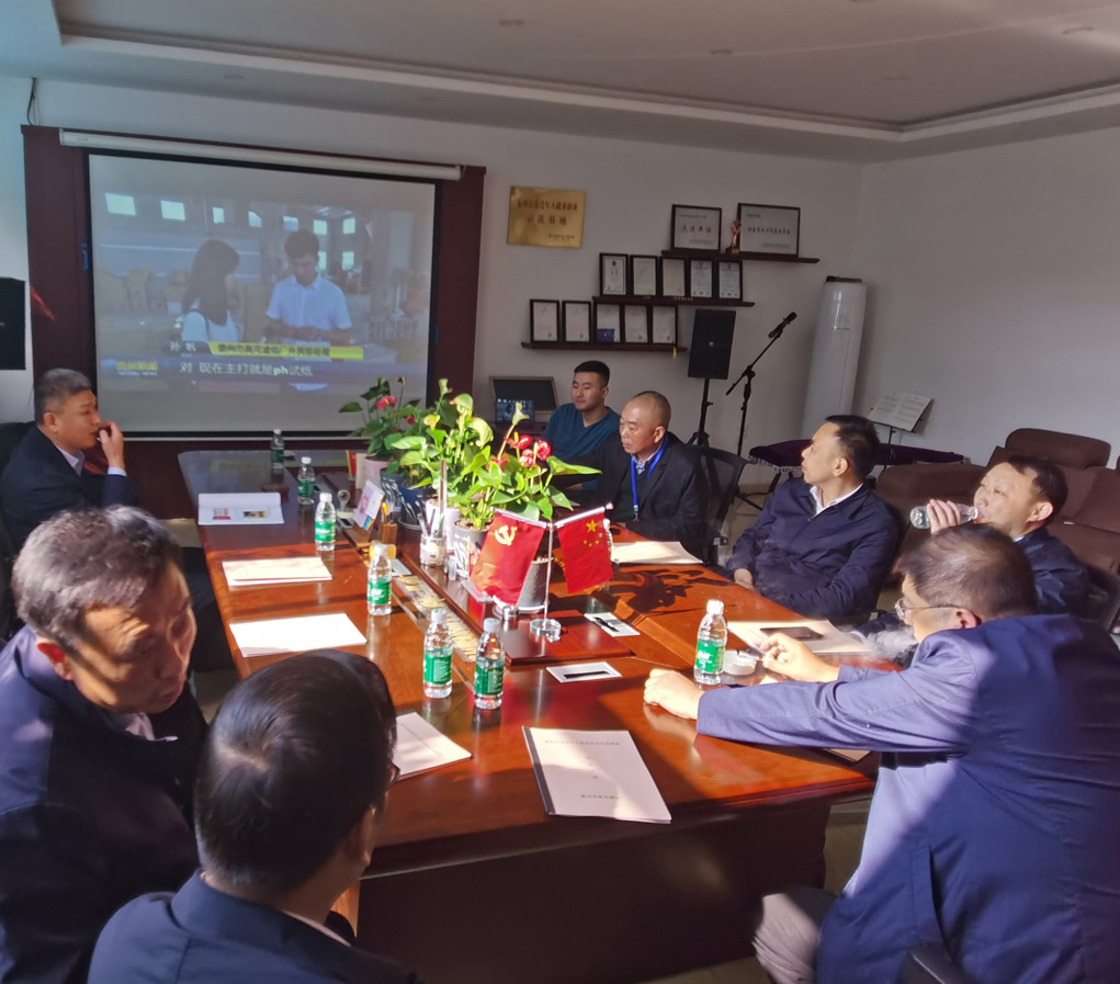 泰州市人大代表?xiàng)畲阂送? class=